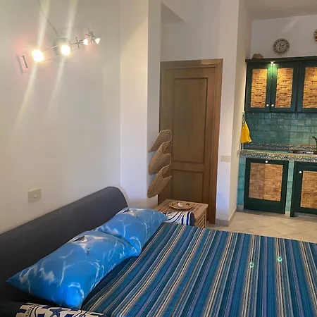 Apartment Casa Bouganville, Vista Mare! Lipari (Isola Lipari)